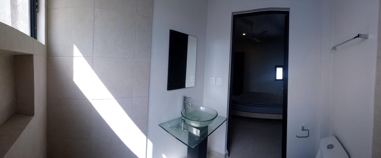 Baño completo del departamento