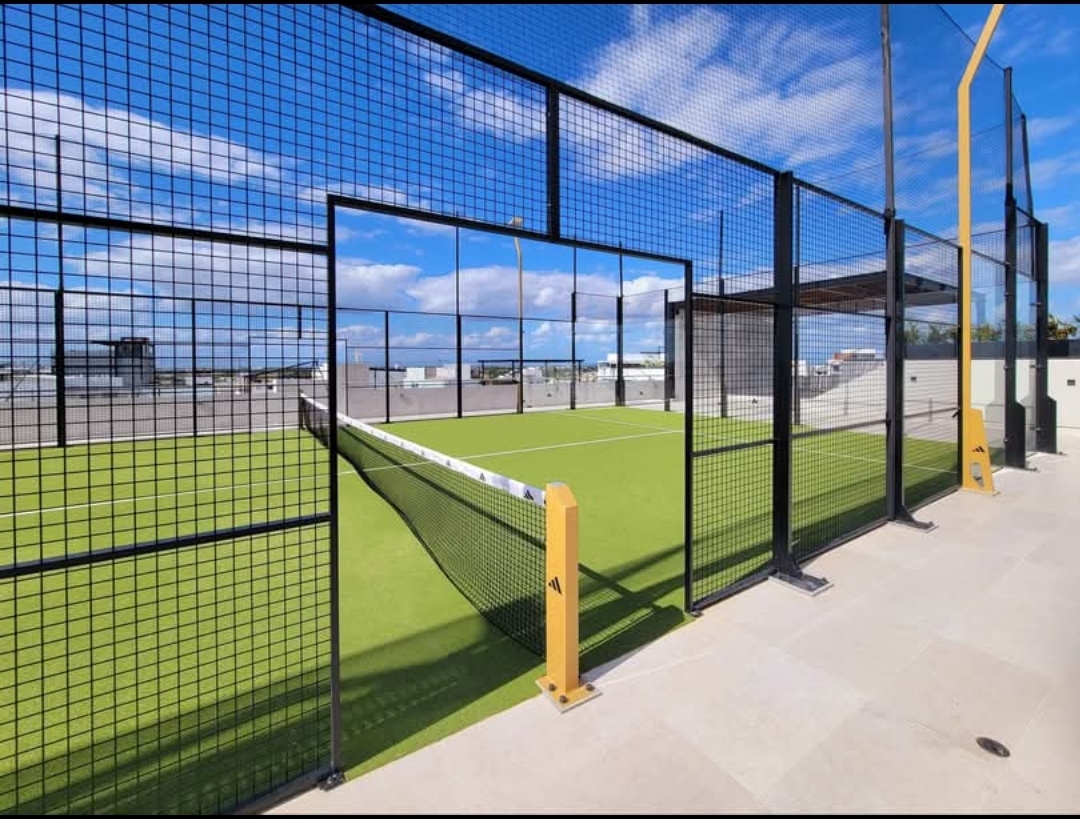 Cancha de pádel en la azotea