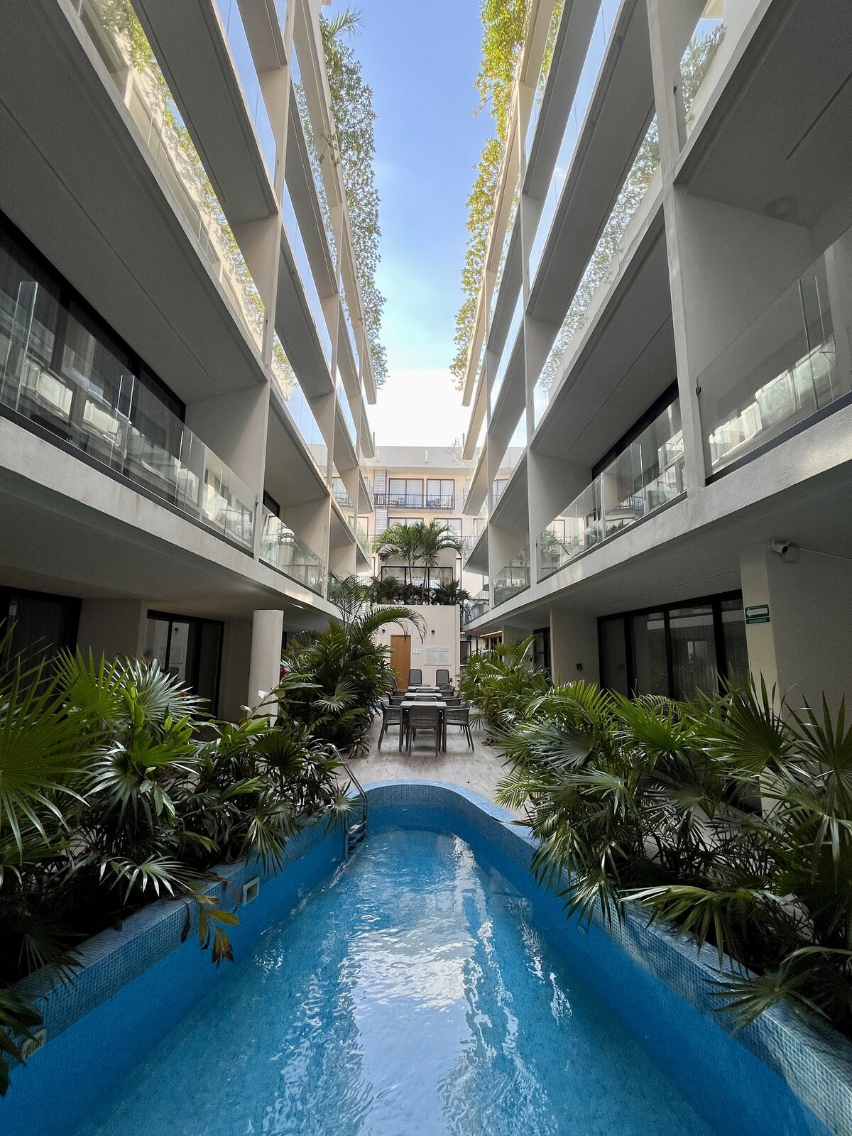 Alberca interior de Sensai Downtown