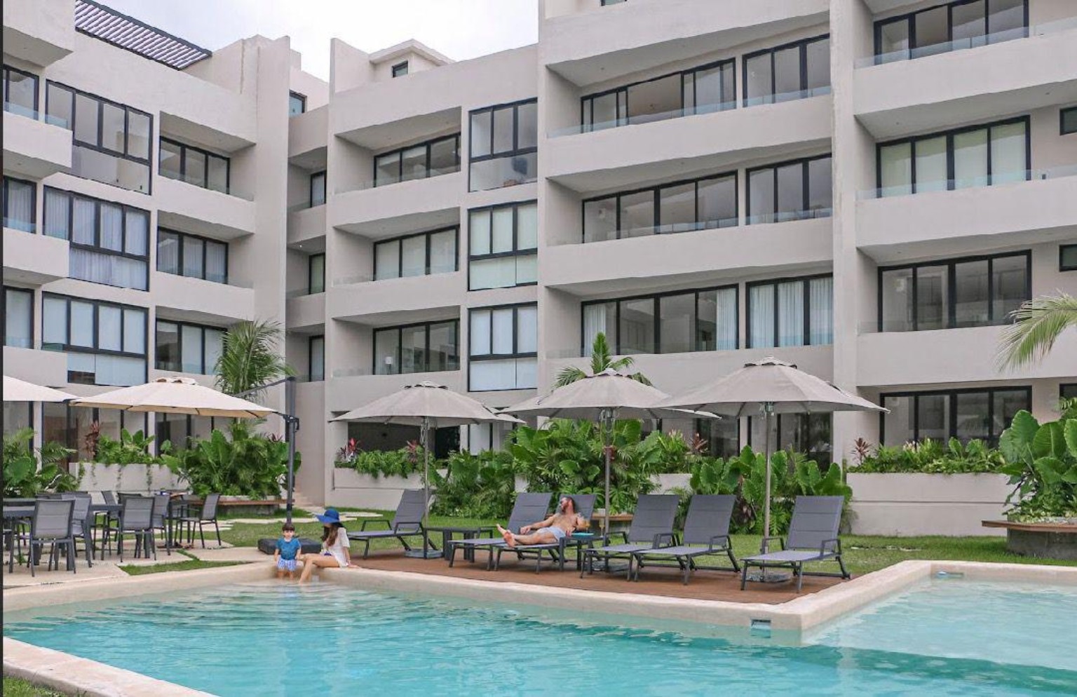 Alberca de Condo Wave